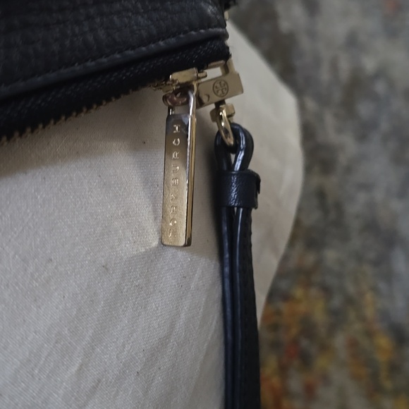 Tory Burch black leather clutch bag - Picture 5 of 5